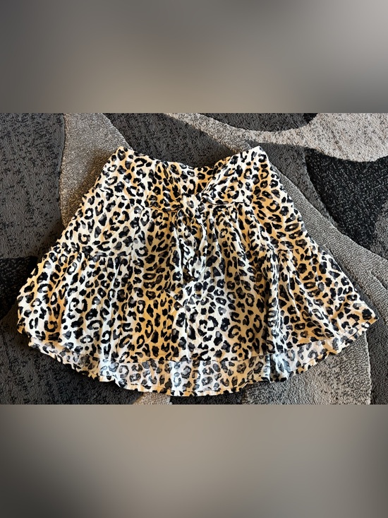 Versona Dresses & Skirts - NWT Versona skirt XS leopard print